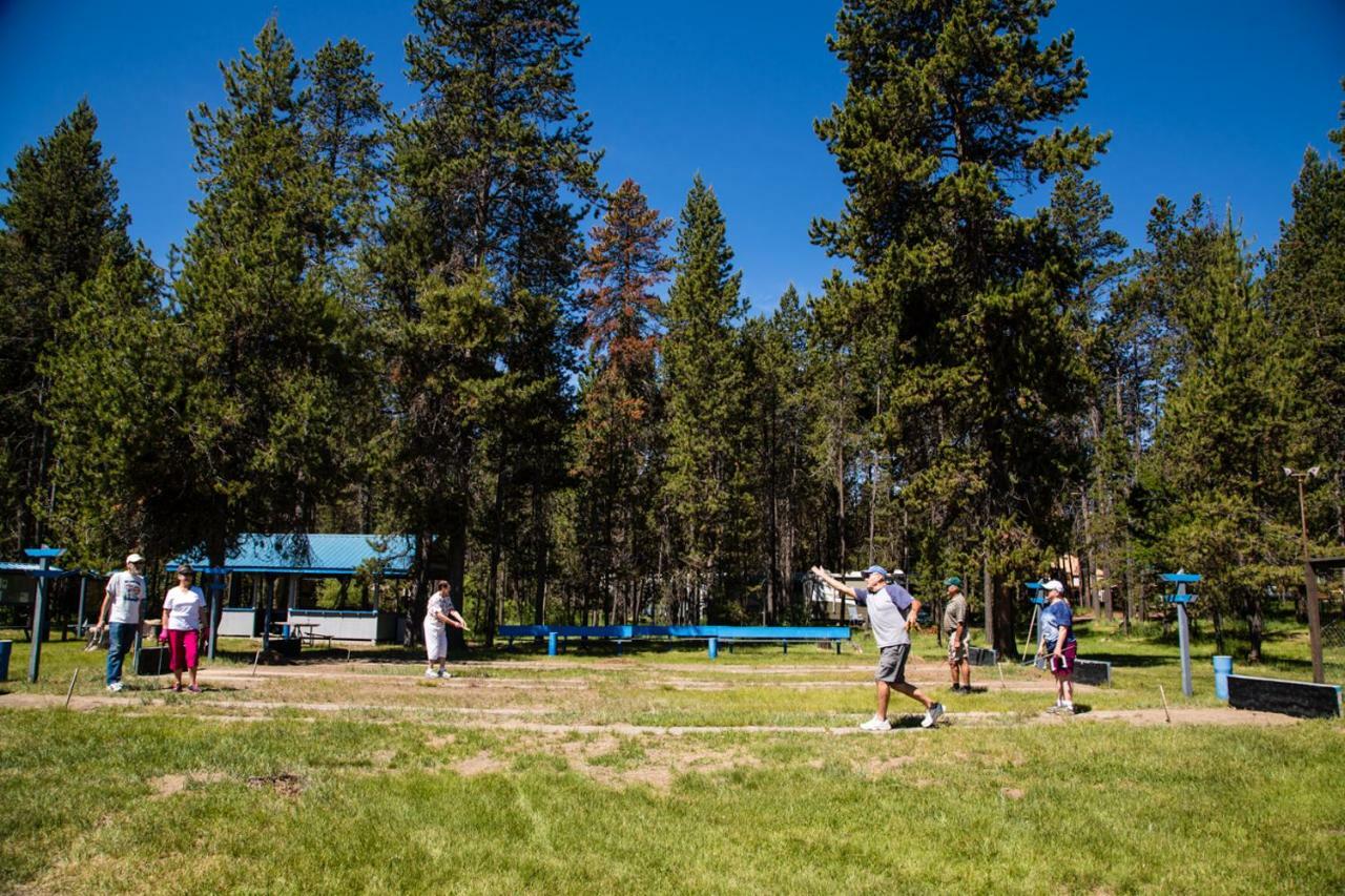 Bend-Sunriver Camping Resort Studio Cabin 6 Экстерьер фото